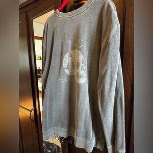 Skull graphic crewneck sweatshirt